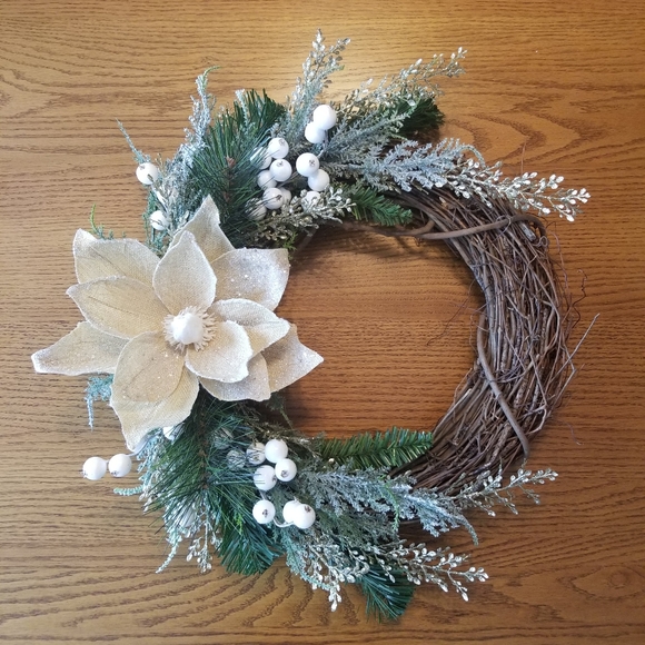 Handmade Winter Chrismas wreath - Picture 4 of 4